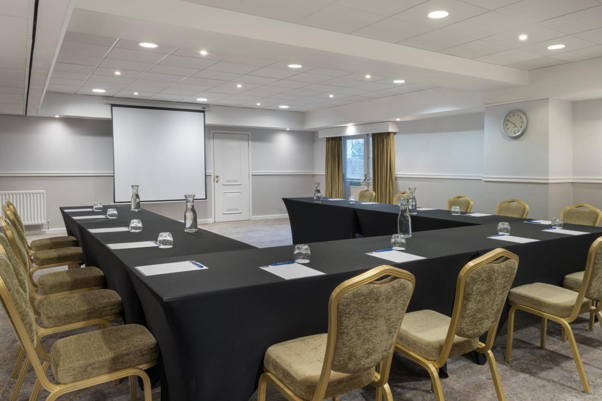 Delta Hotels By Marriott Tudor Park Country Club Maidstone Bagian luar foto