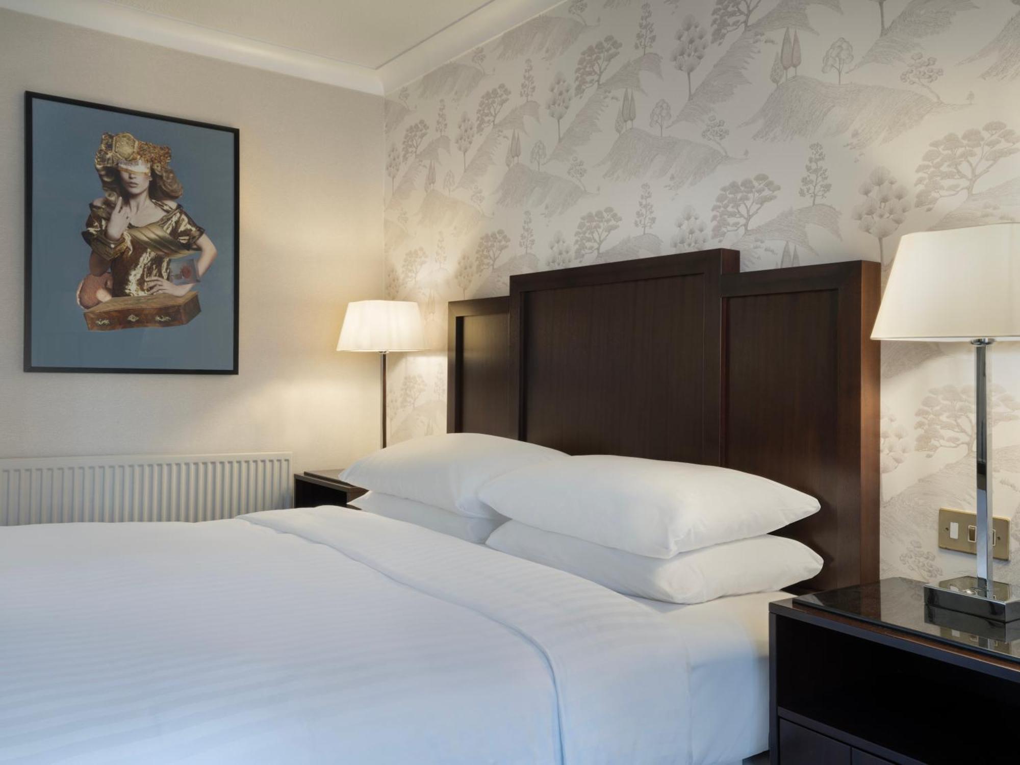 Delta Hotels By Marriott Tudor Park Country Club Maidstone Bagian luar foto