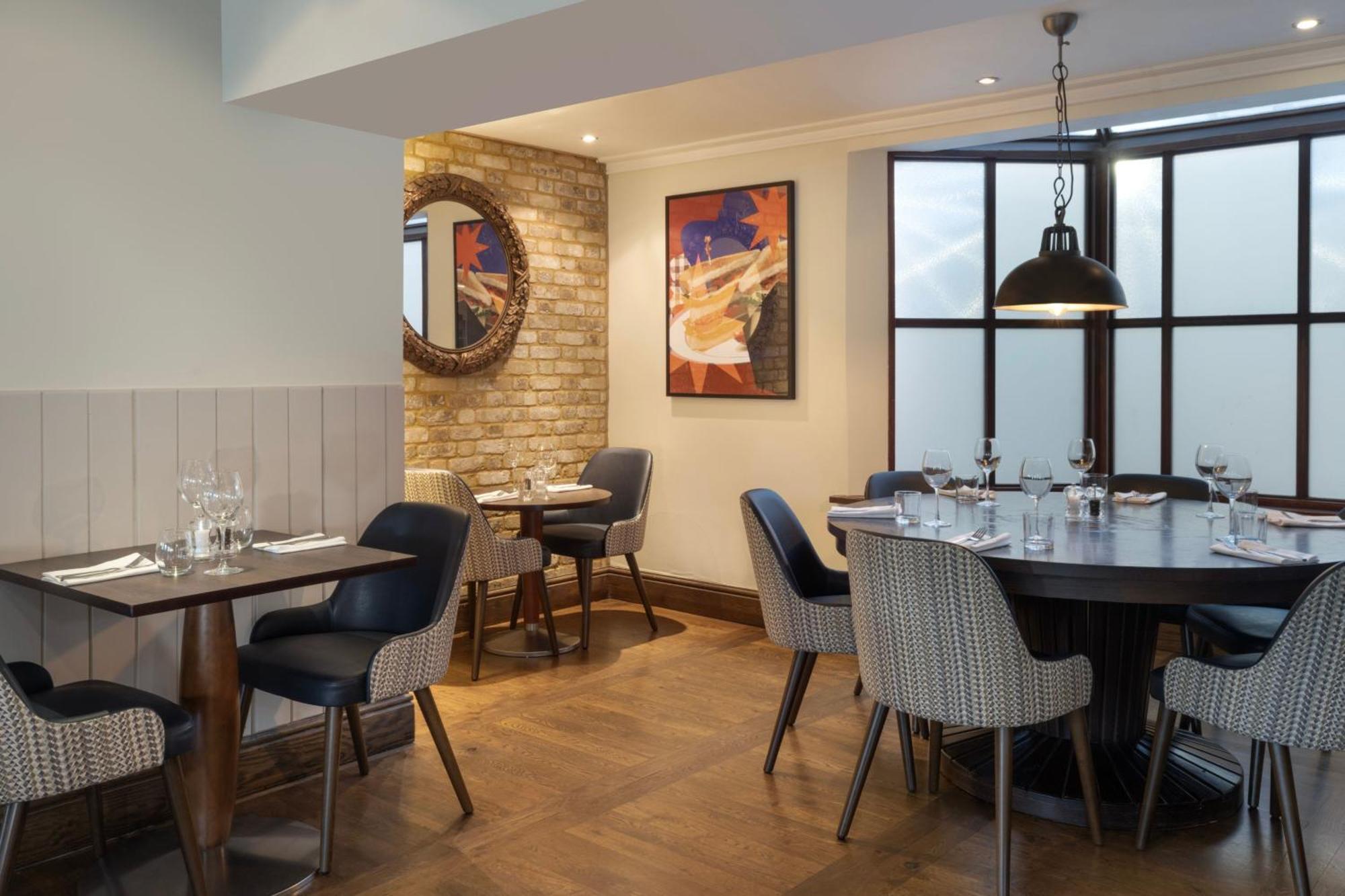 Delta Hotels By Marriott Tudor Park Country Club Maidstone Bagian luar foto