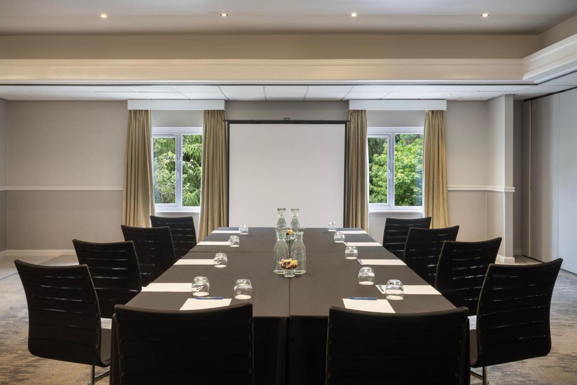 Delta Hotels By Marriott Tudor Park Country Club Maidstone Bagian luar foto