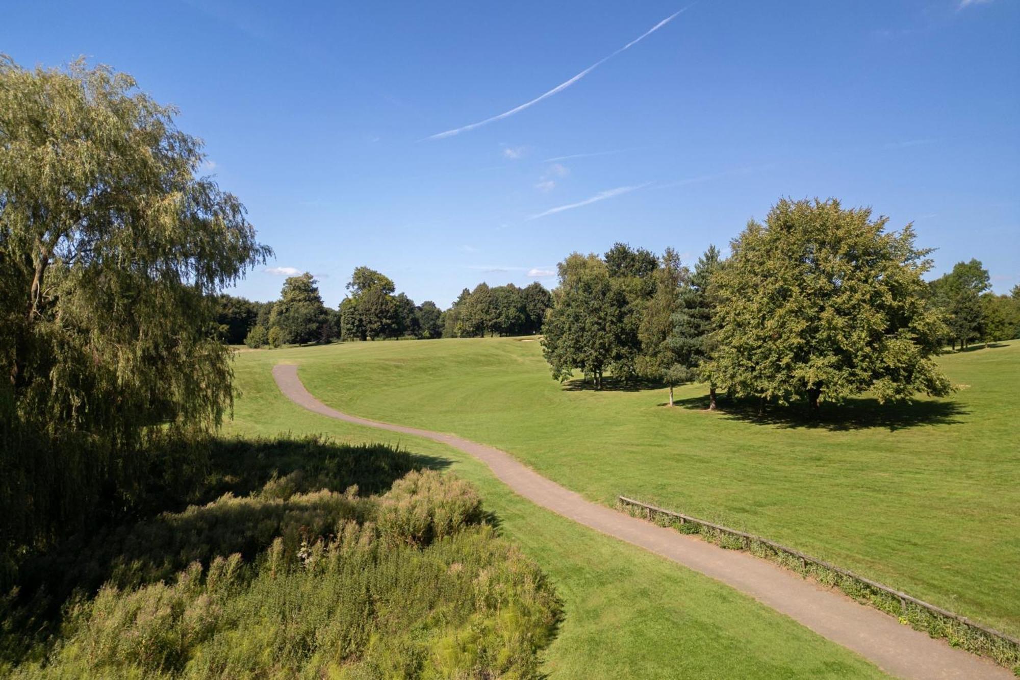 Delta Hotels By Marriott Tudor Park Country Club Maidstone Bagian luar foto