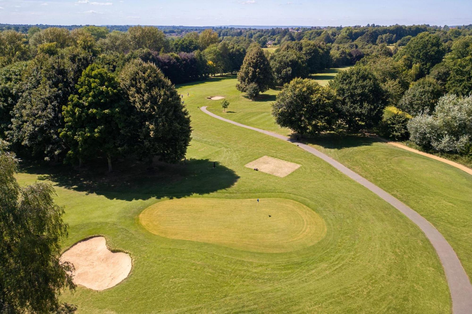 Delta Hotels By Marriott Tudor Park Country Club Maidstone Bagian luar foto