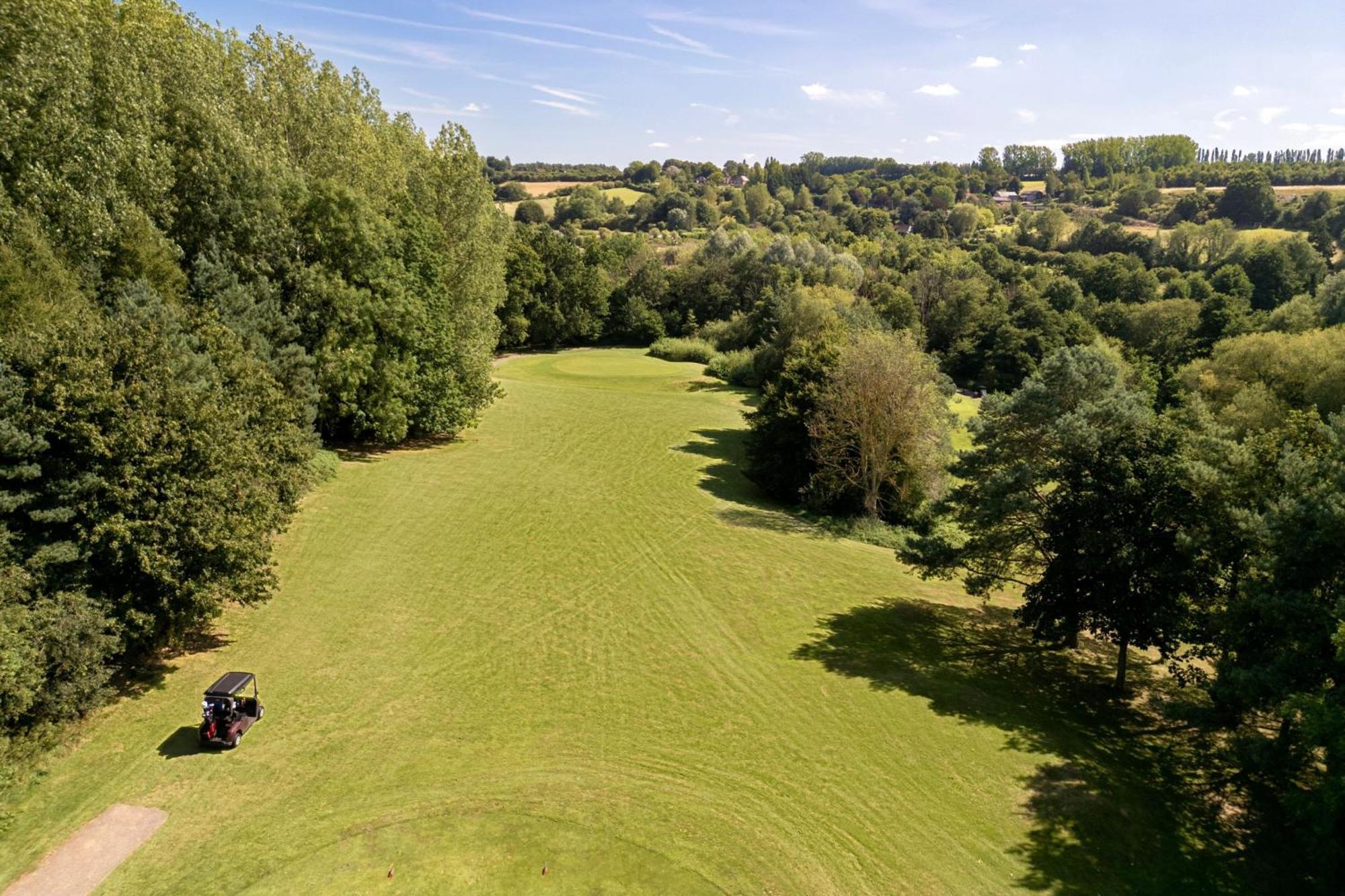 Delta Hotels By Marriott Tudor Park Country Club Maidstone Bagian luar foto