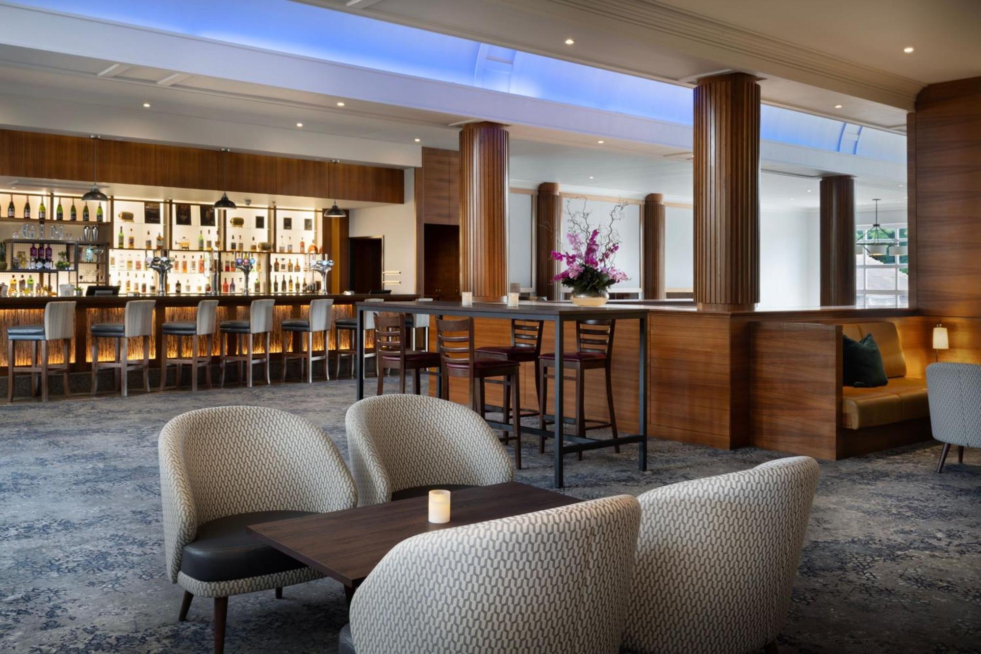 Delta Hotels By Marriott Tudor Park Country Club Maidstone Bagian luar foto