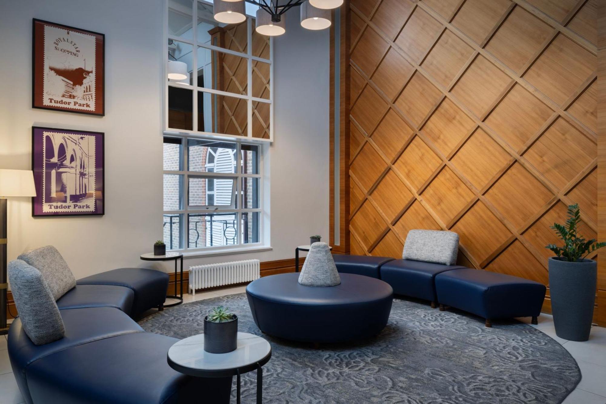 Delta Hotels By Marriott Tudor Park Country Club Maidstone Bagian luar foto