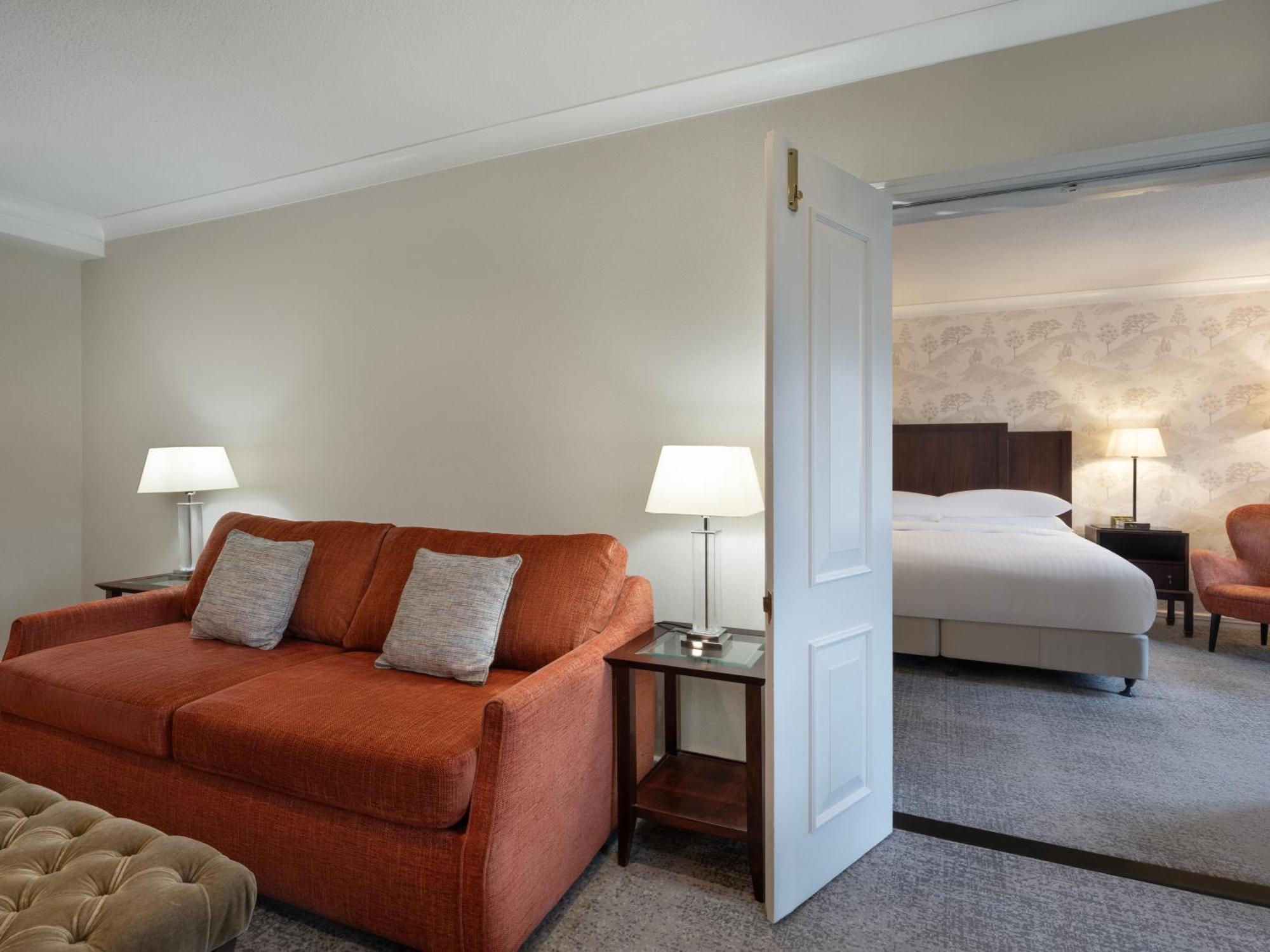 Delta Hotels By Marriott Tudor Park Country Club Maidstone Bagian luar foto