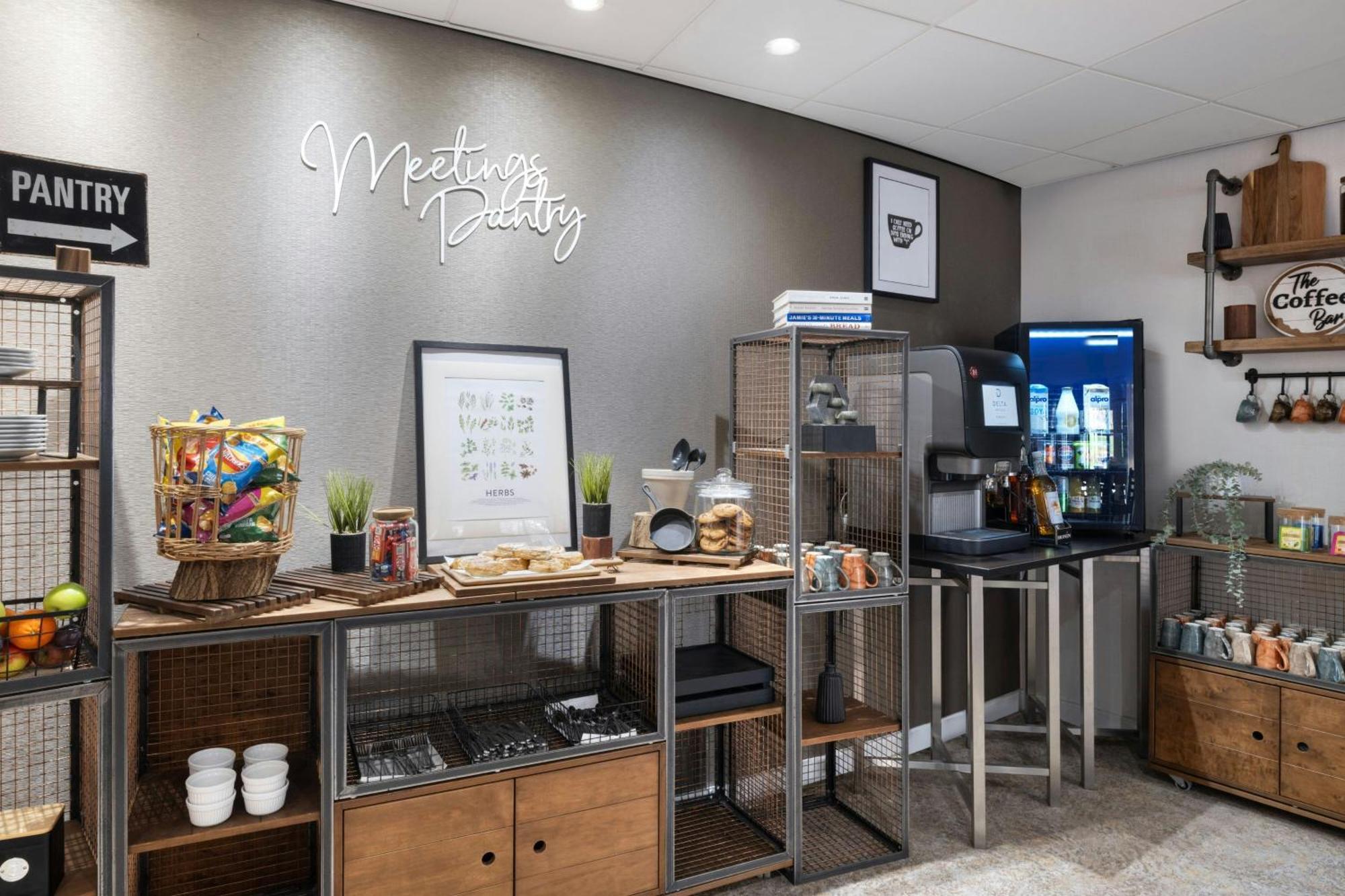 Delta Hotels By Marriott Tudor Park Country Club Maidstone Bagian luar foto