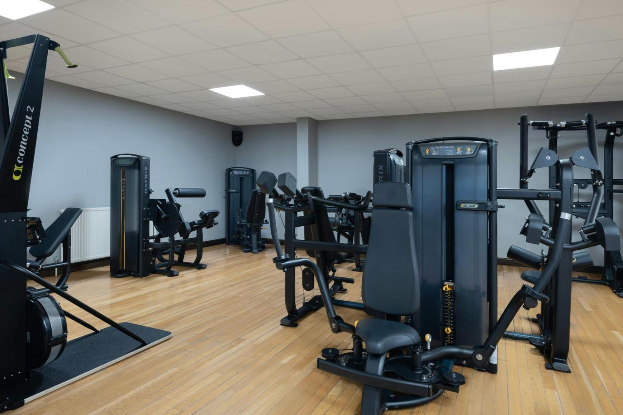 Delta Hotels By Marriott Tudor Park Country Club Maidstone Bagian luar foto