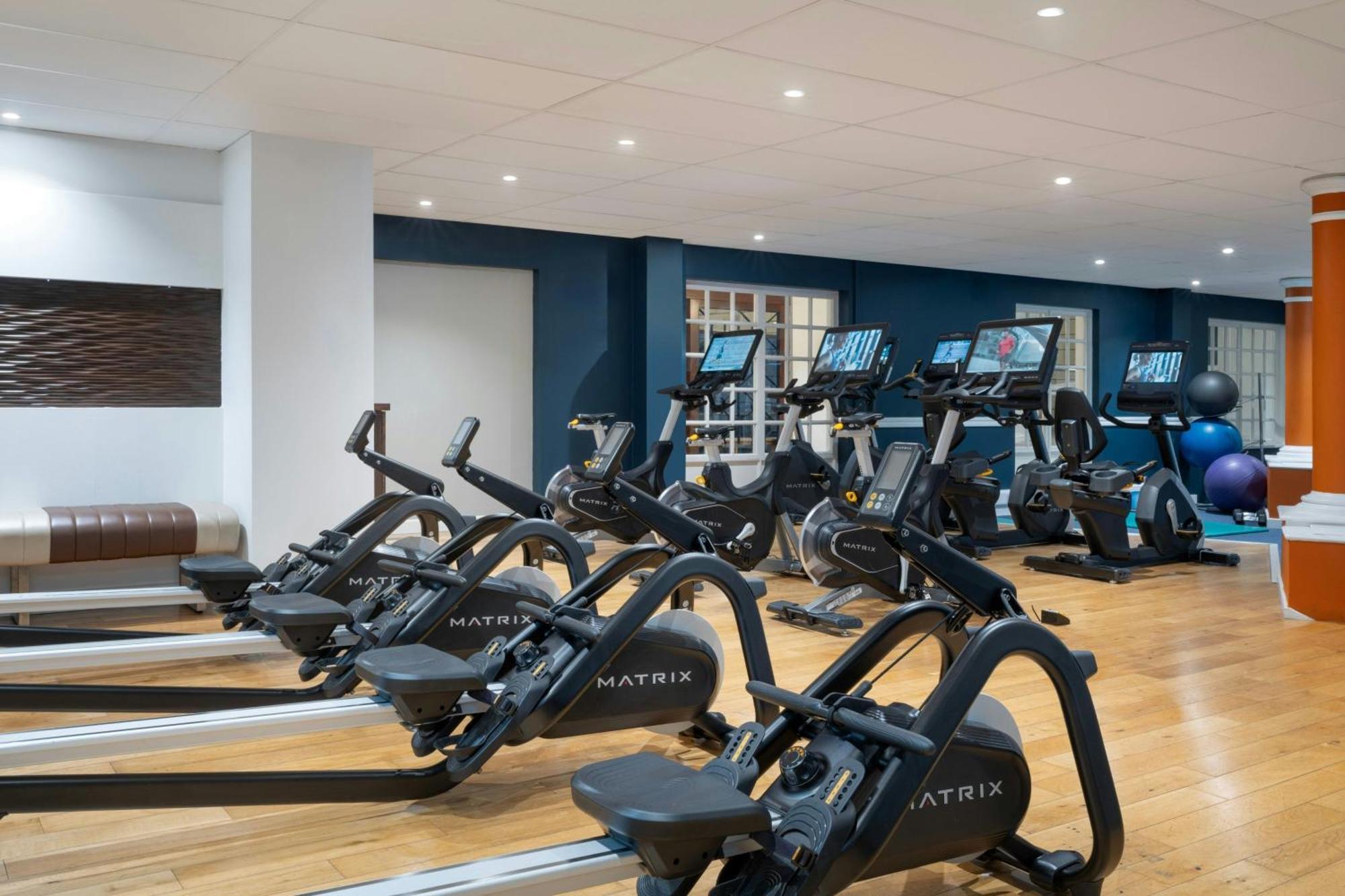 Delta Hotels By Marriott Tudor Park Country Club Maidstone Bagian luar foto