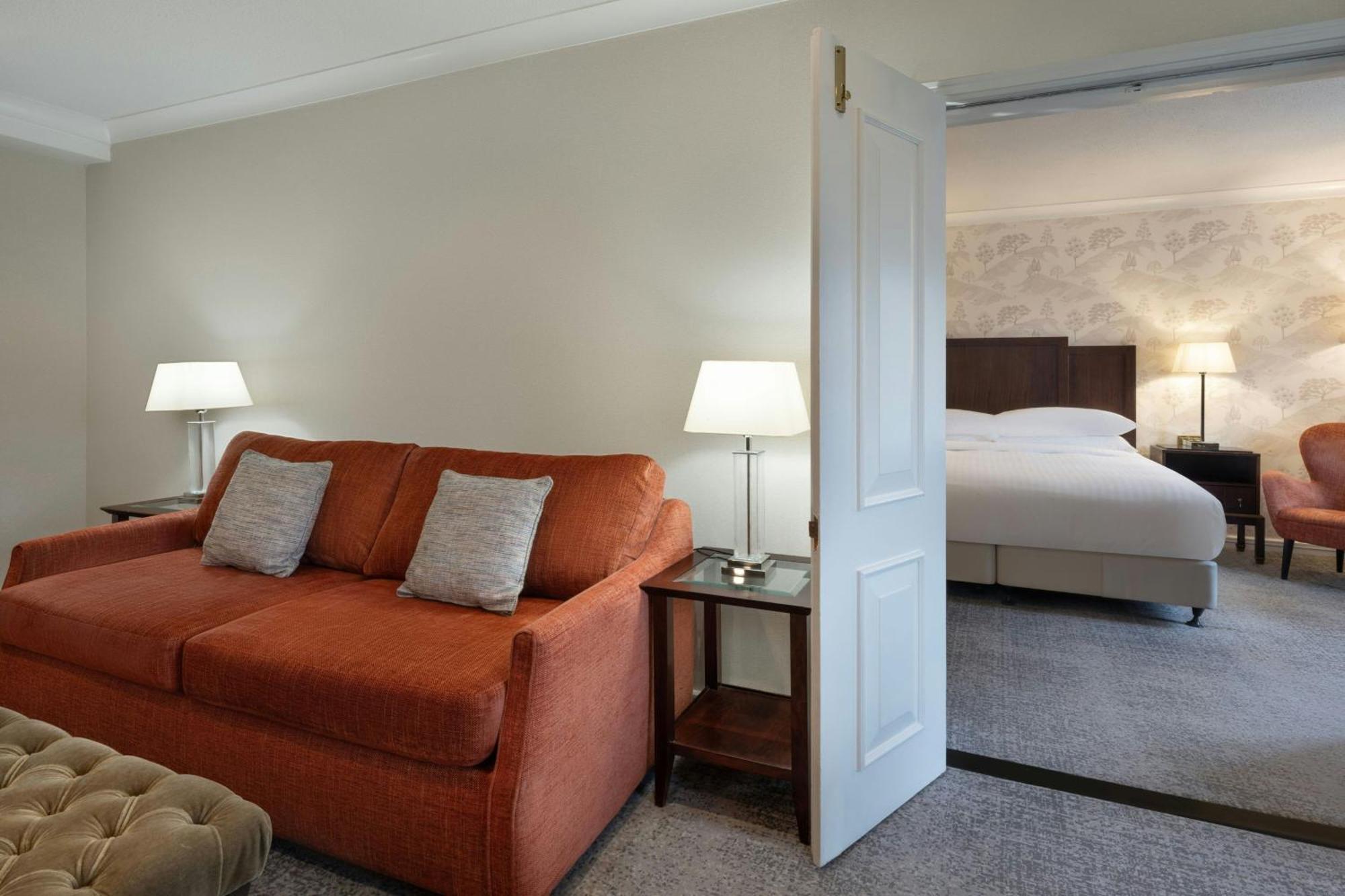 Delta Hotels By Marriott Tudor Park Country Club Maidstone Bagian luar foto
