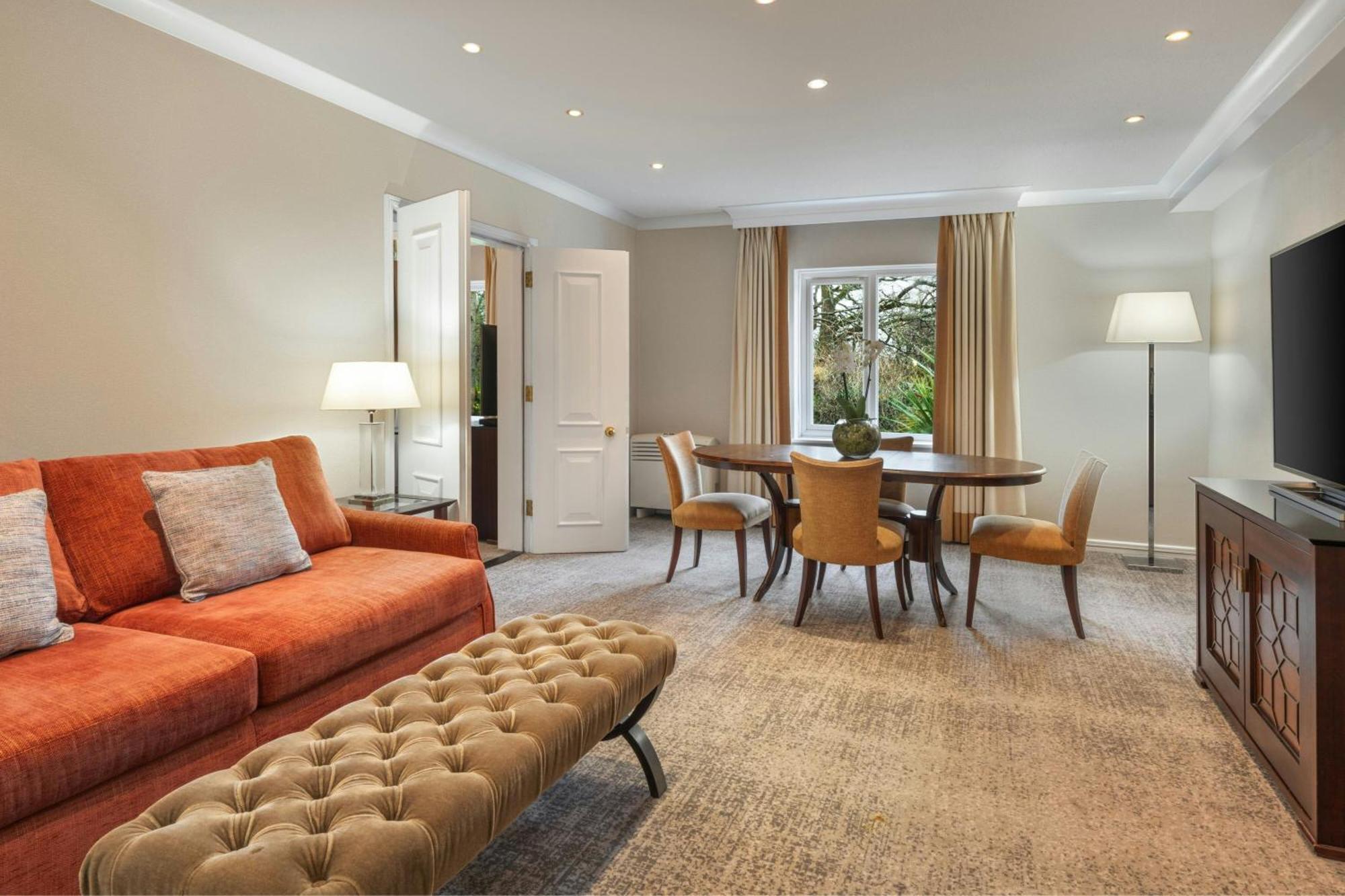 Delta Hotels By Marriott Tudor Park Country Club Maidstone Bagian luar foto